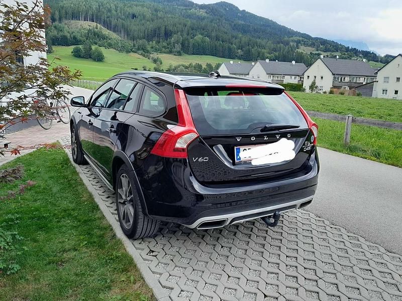 Gebraucht Volvo V60 CC 190 PS (139 kW) 2017 Schwarz Kombi