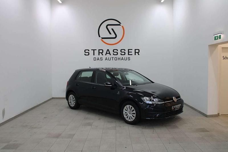 Schwarz Gebraucht 2018 VW Golf VII Basis Limousine | € 11.990 (Fairer Preis) - Bild 1/4