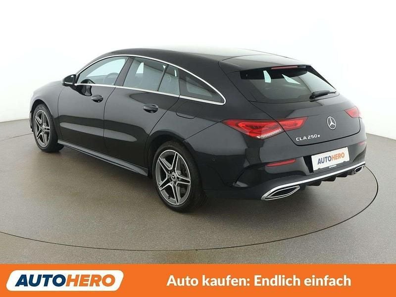 Gebraucht Mercedes CLA250e Shooting Brake AMG line 218 PS (160 kW) 2022 Schwarz Kombi