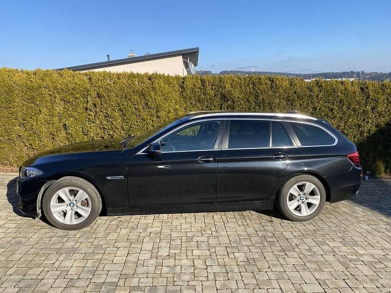 Gebraucht BMW 520 Comfort Edition 190 PS (139 kW) 2015 Schwarz Kombi