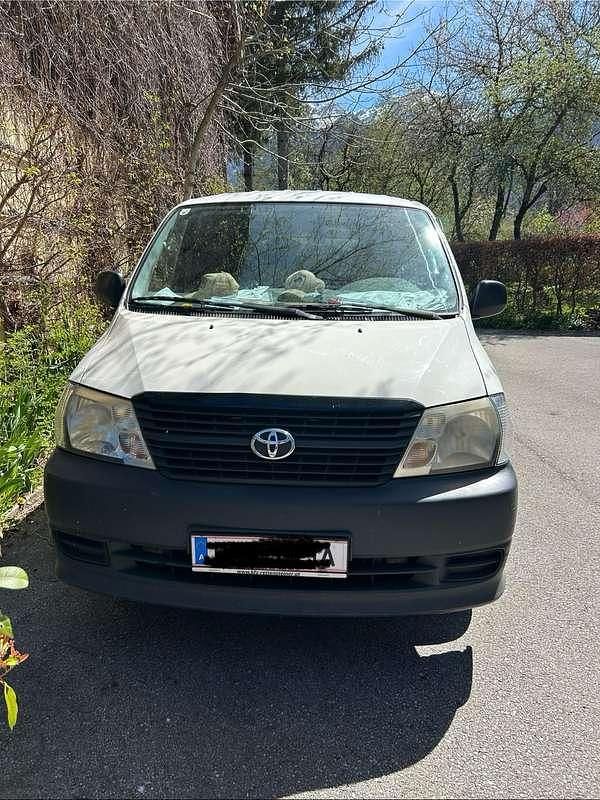 Weiß Gebraucht 2007 Toyota HiAce Van | € 7.800 - Bild 1/4
