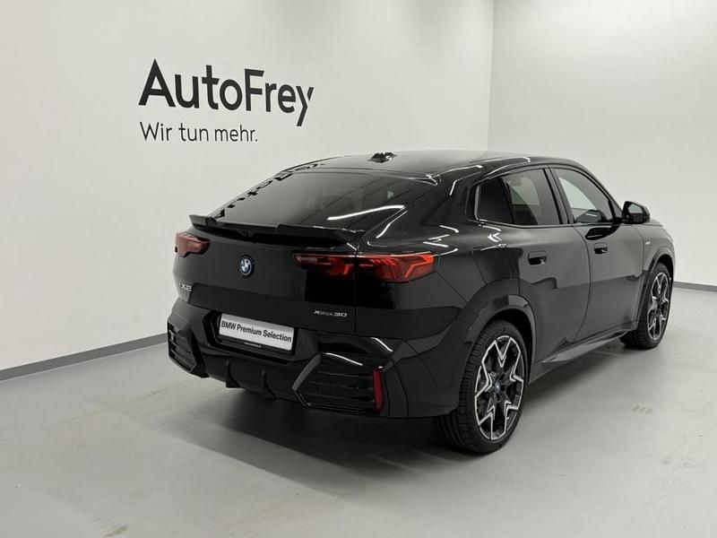 Gebraucht BMW iX2 Luxury Line 225 kW (306 PS) 2025 Schwarz SUV