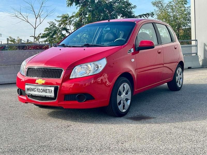 Rot Gebraucht 2010 Chevrolet Aveo LS Limousine | € 2.890 - Bild 1/4