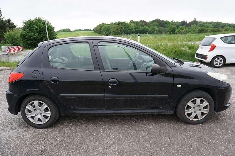 Gebraucht Peugeot 206 60 PS (44 kW) 2009 Schwarz Limousine