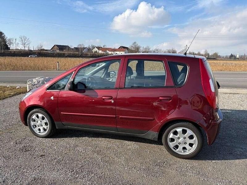 Gebraucht Mitsubishi Colt Inform 95 PS (69 kW) 2006 Rot Limousine