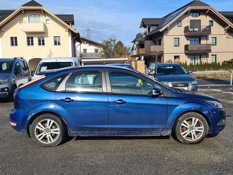 Gebraucht Ford Focus Trend 109 PS (80 kW) 2009 Blau Kleinwagen