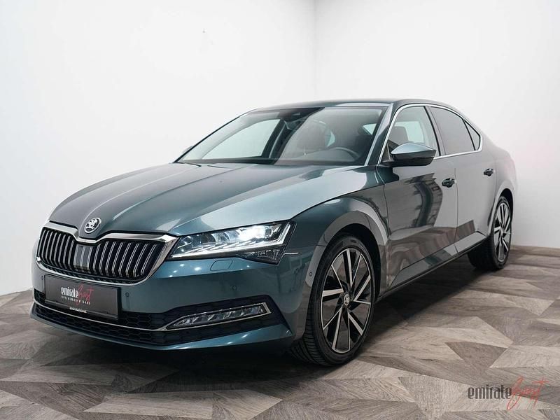 Grau Gebraucht 2020 Skoda Superb Style Kleinwagen | € 21.999 (Etwas zu teuer) - Bild 1/4