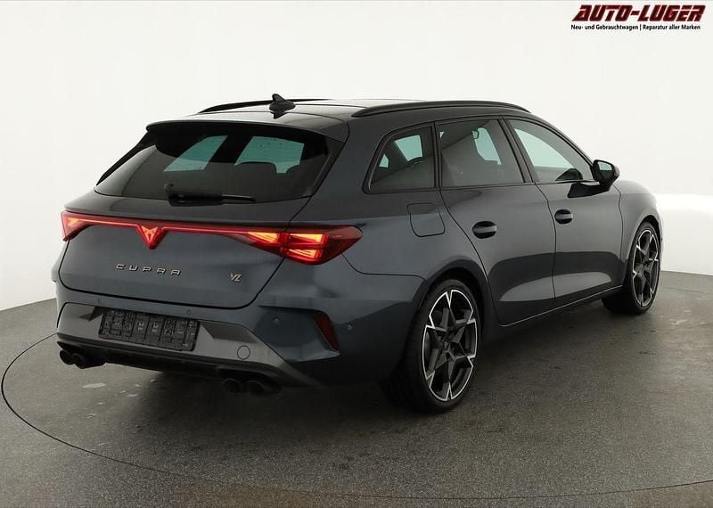 Neu Cupra Leon VZ 333 PS (244 kW) 2025 Magneticgrau metallic Kombi