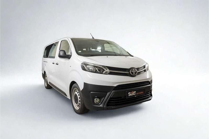 Weiß Gebraucht 2022 Toyota Proace Comfort Van / Kleinbus | € 28.990 (Fairer Preis) - Bild 1/4