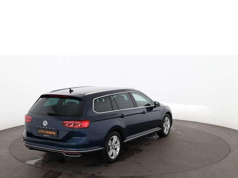 Gebraucht VW Passat Elegance 150 PS (110 kW) 2020 Blau Kombi