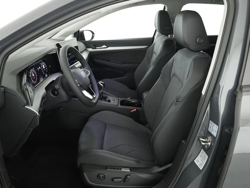 Gebraucht VW Golf VIII Life 116 PS (85 kW) 2025 Mittelgrau  metallic Limousine