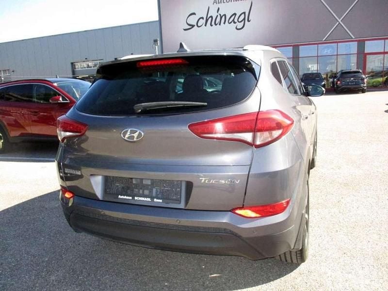 Gebraucht Hyundai Tucson Style 116 PS (85 kW) 2016 Grau SUV