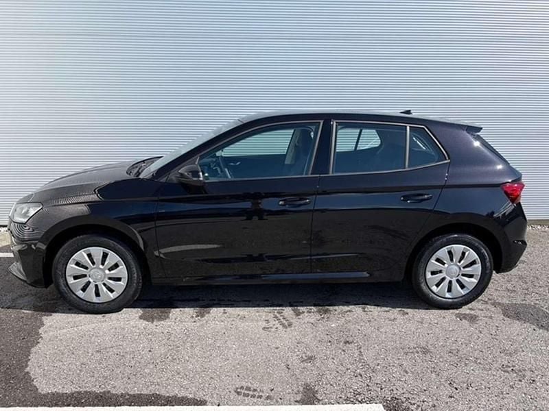 Neu Skoda Fabia Essence 80 PS (58 kW) 2025 Schwarz  metallicperleffektno Limousine