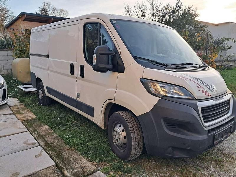 Weiß Gebraucht 2018 Peugeot Boxer Van | € 6.500 - Bild 1/4