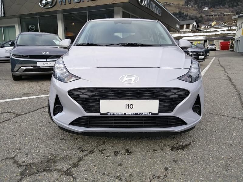 Neu Hyundai i10 63 PS (46 kW) 2025 Grau Kleinwagen