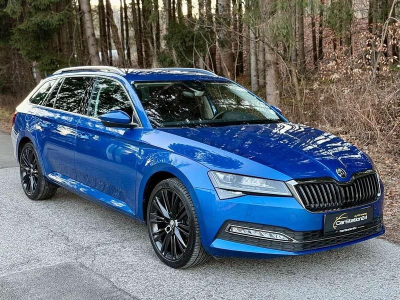 Gebraucht Skoda Superb Style 190 PS (139 kW) 2019 Blau Kombi