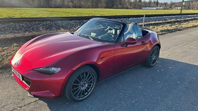 Gebraucht Mazda MX5 132 PS (97 kW) 2019 Rot Cabrio