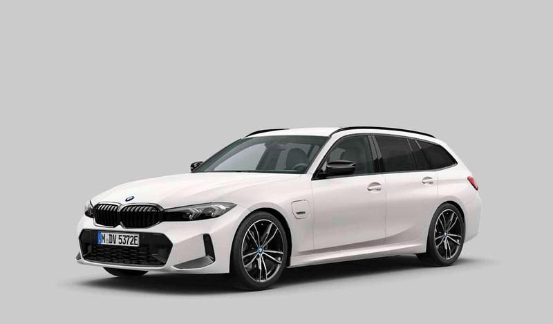 Gebraucht BMW 320e M Sport 204 PS (150 kW) 2022 Weiß Kombi