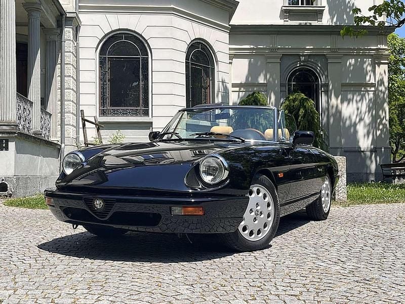 Schwarz Gebraucht 1990 Alfa Romeo Spider Cabrio | € 27.890 - Bild 1/4