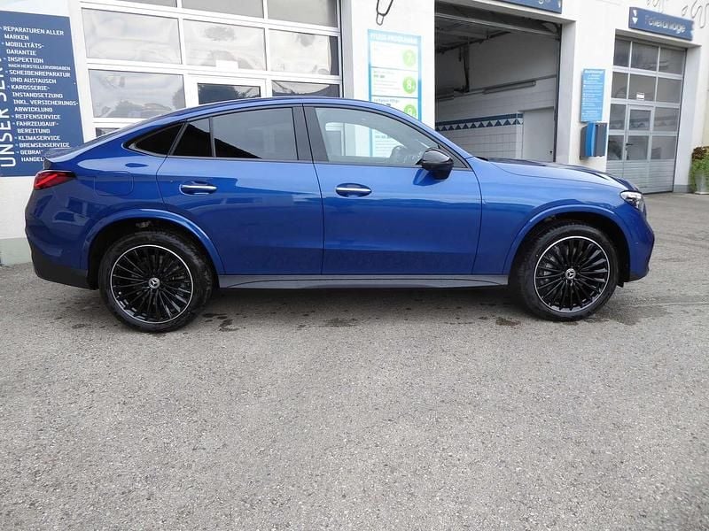 Gebraucht Mercedes GLC300e AMG line 197 PS (144 kW) 2024 Blau SUV