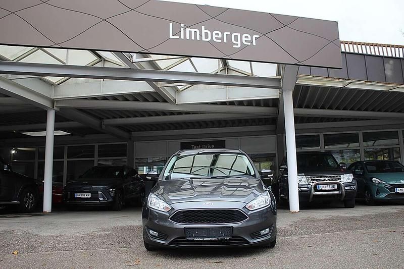 Gebraucht Ford Focus Trend 101 PS (74 kW) 2018 Grau Limousine