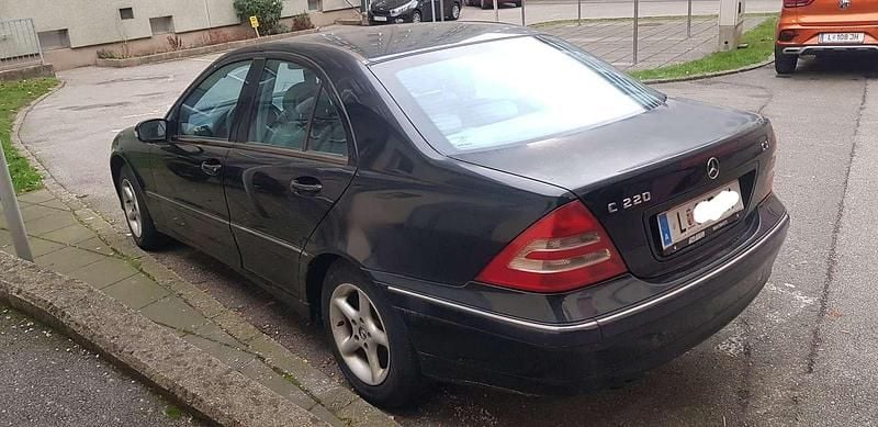 Gebraucht Mercedes C220 Elegance 143 PS (105 kW) 2001 Schwarz Limousine
