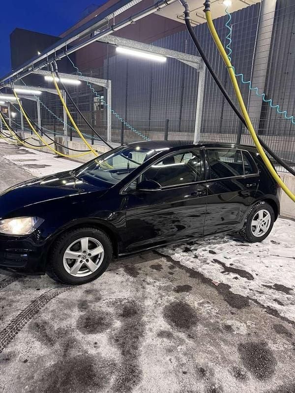 Gebraucht VW Golf VII Trendline 90 PS (66 kW) 2015 Limousine