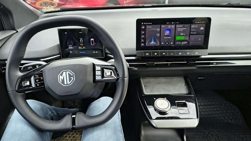 Gebraucht MG MG4 EV Trophy 89 kW (122 PS) 2024 Schwarz Kleinwagen