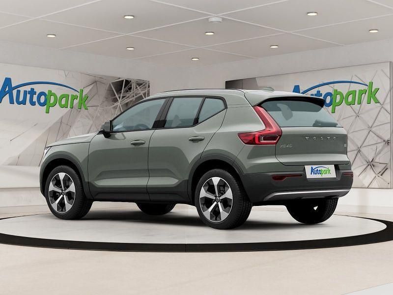 Gebraucht Volvo XC40 Core 129 PS (94 kW) 2023 Grün SUV