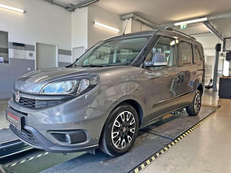 Gebraucht Fiat Doblò Lounge 120 PS (88 kW) 2018 Grau Van / Kleinbus