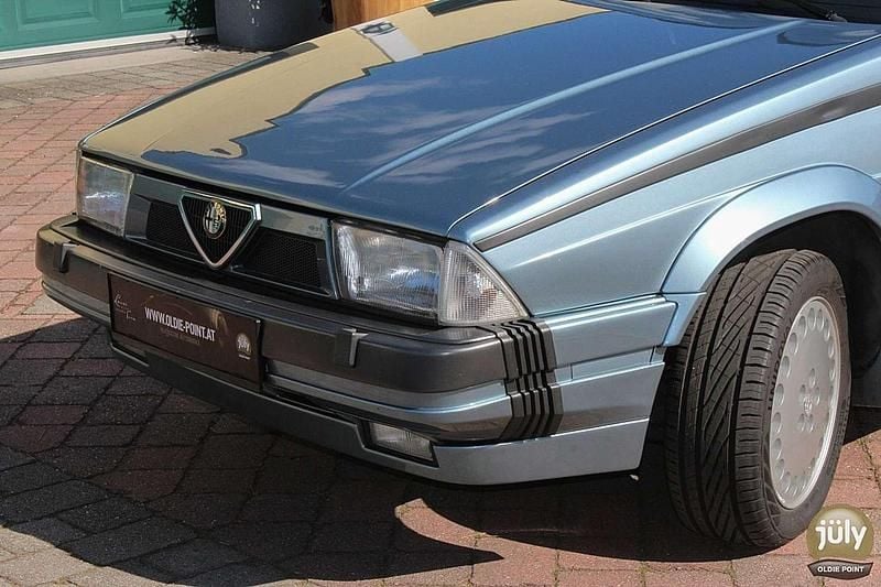 Gebraucht Alfa Romeo 75 Quadrifoglio Verde 192 PS (141 kW) 1991 Blau Limousine