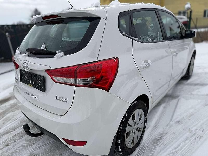 Gebraucht Hyundai ix20 90 PS (66 kW) 2012 Weiß Kleinwagen