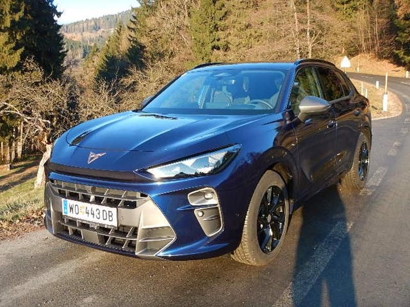 Dunkelblau metallic Neu 2025 Cupra Terramar SUV | € 44.980 (Fairer Preis) - Bild 1/4