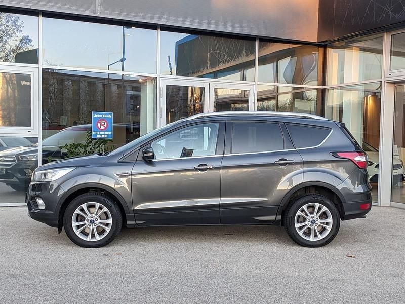 Gebraucht Ford Kuga Titanium 150 PS (110 kW) 2017 Grau SUV