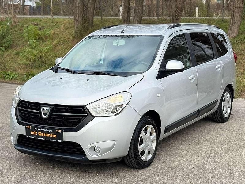 Grau Gebraucht 2017 Dacia Lodgy Van / Kleinbus | € 7.900 (Guter Preis) - Bild 1/4