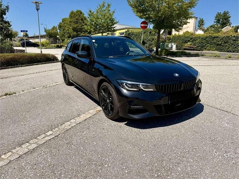 Gebraucht BMW 330e M Sport 292 PS (214 kW) 2021 Schwarz Kombi