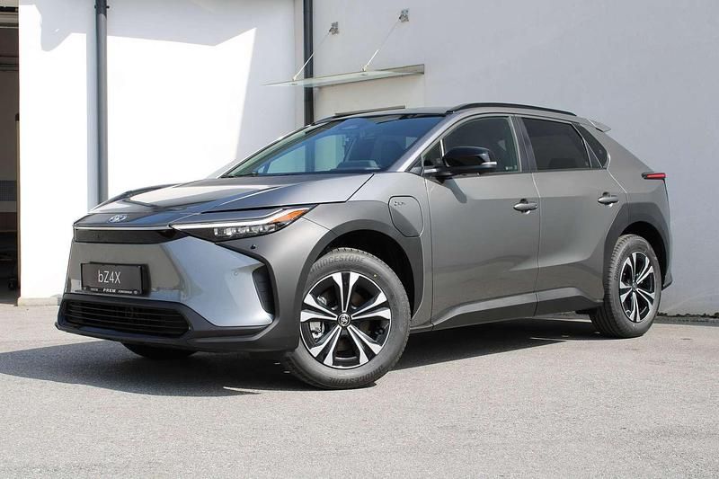 Neu Toyota bZ4X Comfort 160 kW (218 PS) 2025 Grau SUV
