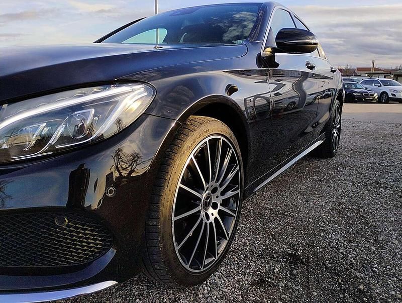 Gebraucht Mercedes C220 AMG 194 PS (142 kW) 2018 Schwarz Limousine