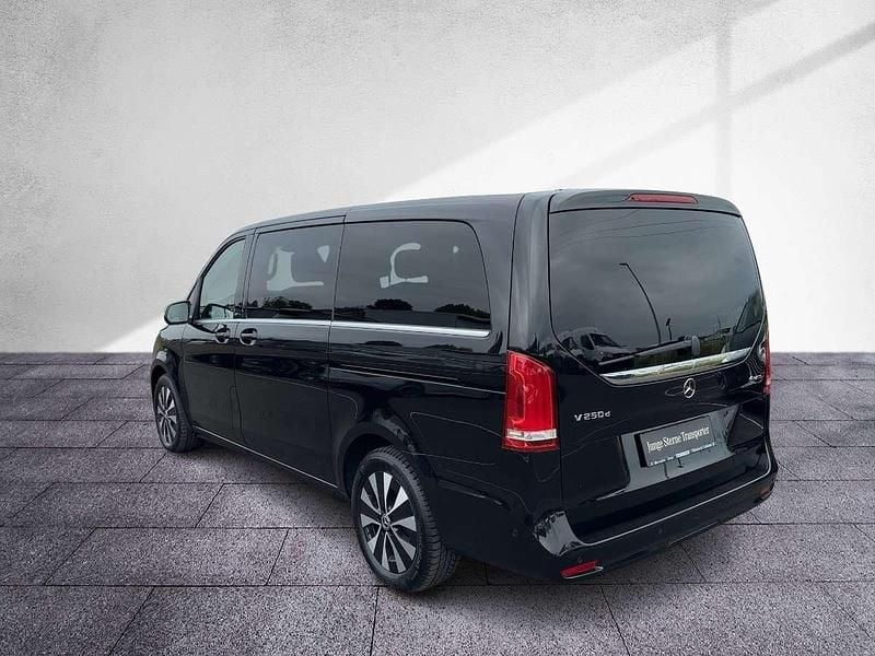 Gebraucht Mercedes V250 Avantgarde 190 PS (139 kW) 2024 Schwarz Van / Kleinbus