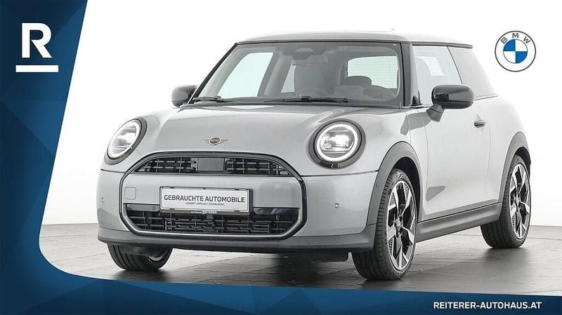 Silber (melting silver) Gebraucht 2024 Mini Cooper Kleinwagen | € 31.790 (Fairer Preis) - Bild 1/1