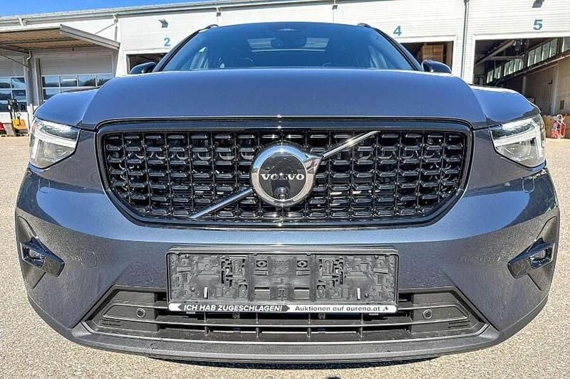 Neu Volvo XC40 Ultra 171 PS (125 kW) 2025 Blau SUV