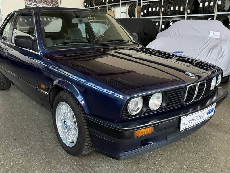 Blau Gebraucht 1990 BMW 316 Limousine | € 16.900 - Bild 1/4