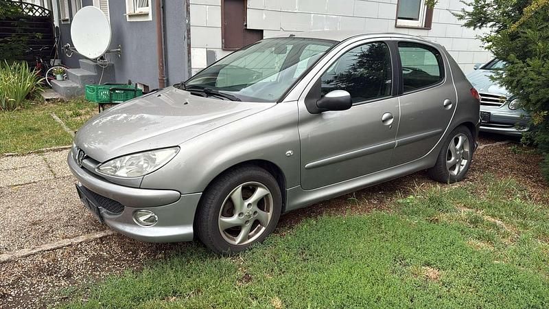 Gebraucht Peugeot 206 90 PS (66 kW) 2005 Limousine