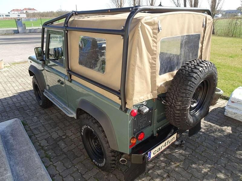 Gebraucht Land Rover Defender 122 PS (89 kW) 2013 Grün SUV