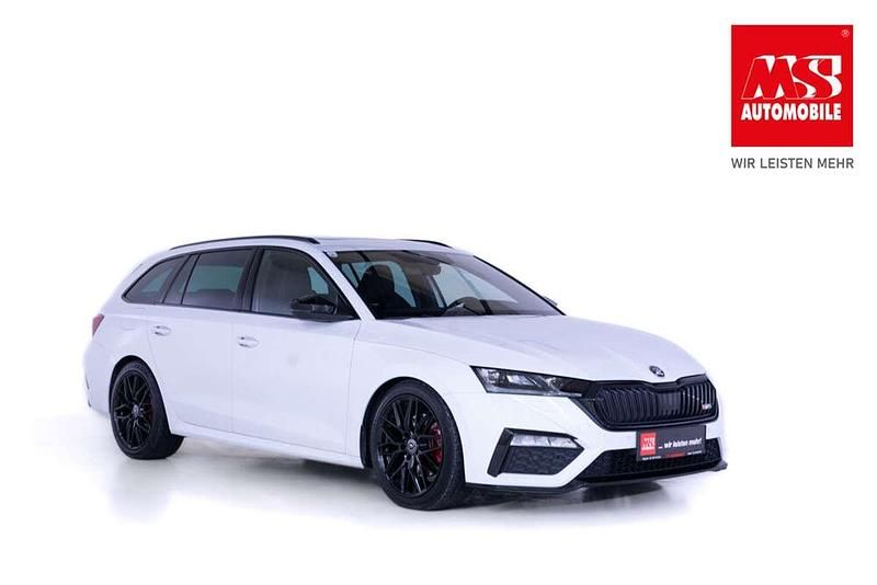 Weiß Gebraucht 2021 Skoda Octavia RS Kombi | € 36.490 (Teuer) - Bild 1/4
