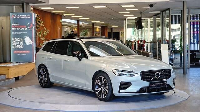 Gebraucht Volvo V60 R-Design 253 PS (186 kW) 2020 Grau Kombi
