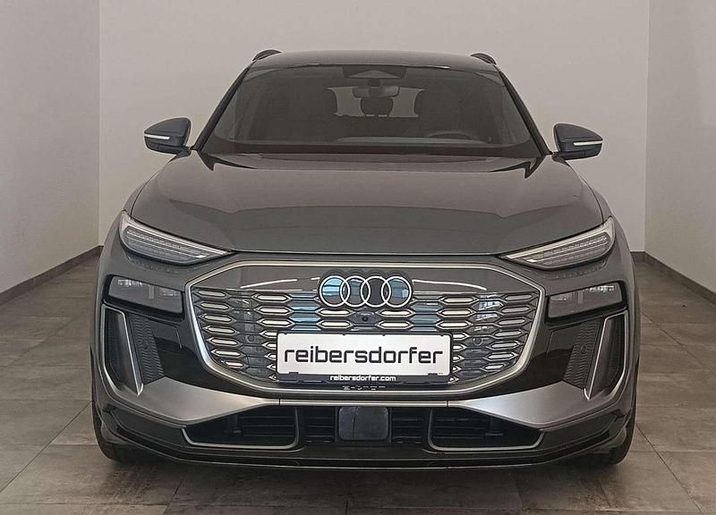 Gebraucht Audi Q6 e-tron Ambiente 284 kW (387 PS) 2025 Hellgrau  metallic SUV