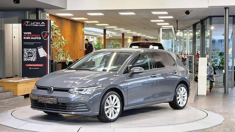 Gebraucht VW Golf VIII 90 PS (66 kW) 2020 Grau Limousine