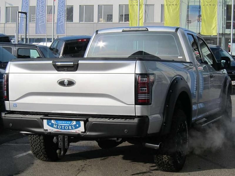 Gebraucht Ford F-150 XLT 370 PS (272 kW) 2018 Grau Abholung