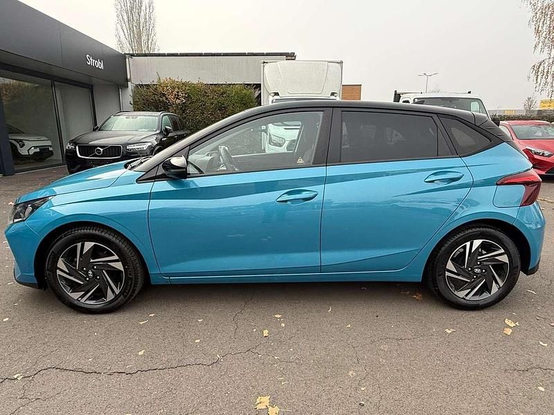 Gebraucht Hyundai i20 84 PS (61 kW) 2022 Blau Kleinwagen